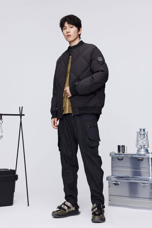 High-quality 680+ duck down for consistent warmth, premium custom-made buttons, and a classic fit with refined design and superior craftsmanship for ultimate comfort.