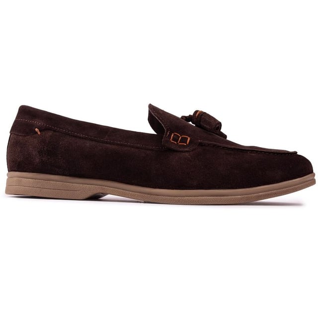 The Sophisticated Loafer Wembley From Silverstreet Is Ideal For Those Smart-casual Days Around Town Or An Evening Out With Friends. The Superb Suede Upper Is Of The Highest Quality With Classy Tassel Details And Contrast Stitching. The Slip-ons Have A Flexible, Sail-shoe-inspired Sole To Complete This Luxurious Look.