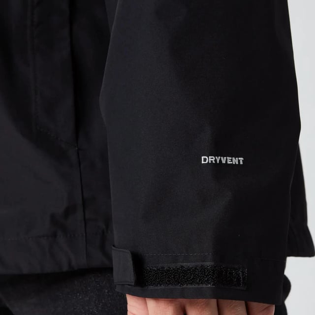 The North Face heren Sangro outdoorjack met capuchon. Waterdicht, ademend en gesealde Dry Vent 2L-technologie. Duurzame waterafstotende (DWR) afwerking. Geborstelde gebreide kraag en kinbeschermervoering. Mesh - Voering van tafzijde. Verstelbare capuchon kan in de kraag worden opgeborgen. Shock Cord Regulation-aanpassing bij capuchon en zoom. Manchetten van dezelfde stof met klittenbandsluiting.