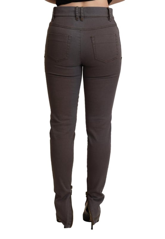 Marca: Plein Sud Jeanius  
Estilo: Denim ajustado  
Corte: Slim  
Material: 97% algodón 3% elastano  
Color: Marrón  
Cierre: Cremallera  
Detalles de logo  
Hecho en Italia