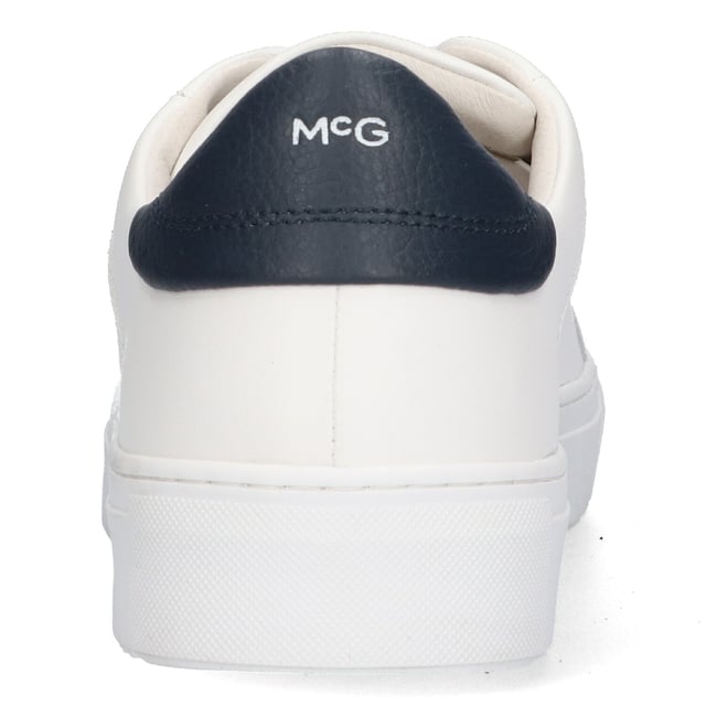 Zapatillas McGregor para hombre. Están fabricadas en piel de alta calidad. La zapatilla tiene una plantilla extraíble de EVA, que proporciona una buena amortiguación.  Marca: McGregorNombre del modelo: HamiltonCategoría: zapatillas para hombreMateriales: cueroColor: blanco, azul