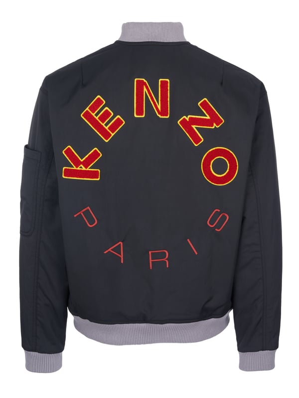 52% poliéster, 48% poliamida; chaqueta Kenzo;  Modelo: PFC65BL12790C 99;  Mano de obra de alta calidad;  cuello universitario;  Cremallera;  Dos bolsillos delanteros;  Un bolsillo en la manga;  Forro acolchado;  Detalles del logotipo de Kenzo