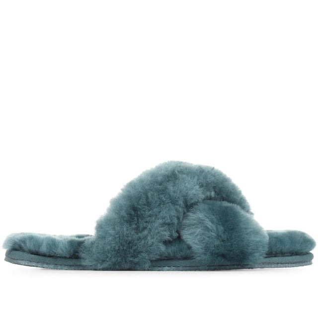 Our Dory slippers are primed for duvet days and WFH days. Crafted in luxuriously soft sheepskin both inside and out, Dory offers unmatched and all-encompassing comfort. Made for comfortable and elegant wear around the house, the fluffy slippers are based on a lightweight and flexible sole. You'll find yourself reaching for Dory as soon as you step through the front door.