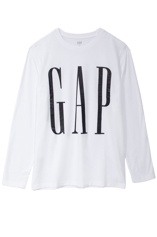 Every guy needs a soft long sleeve cotton blend top like this.  Soft stretchy and super comfy, with the classic original GAP logo on front.  Crew Neckline and a relaxed fit.
Fit: Relaxed, Sizing: As expected