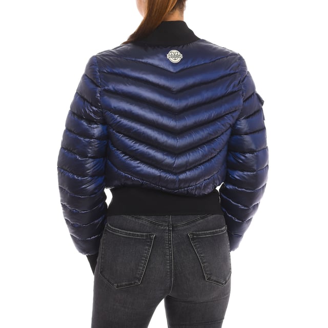 Padded jacket Vuarnet.
 Round neck.
 Zip closure.
 Ribbed cuffs.
 Two pockets with zipper closure on the sides.
 Brand insignia on the upper side.
 Seams seen in tone.
 Composition: 100% Polyamide
 Care:
Handwash.
 Do not iron.
 Do not use bleach.
 Do not use dryer.
 Do not dry clean.