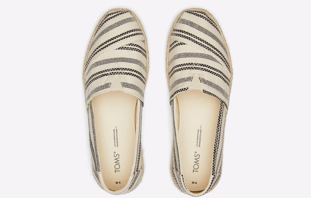 Laidback, planet-forward. Our Alpargata Rope brings carefree style and an earth-friendly update to our best-selling slip-on. It's designed with organic cotton, a natural jute-wrapped midsole and an OrthoLite comfort insole made with 26% eco content.
- 100% Organic Cotton upper and lining- Rubber outsole- 100% vegan- Elastic gore espadrille for easy on-and-off