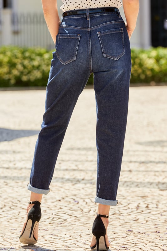 The jeans of the seasonSlouchy fit for maximum comfortFlattering tapered leg and turn up hemChic indigo wash: dress them up or downWear with jumpers out-out tops shirts and teesAccessorise with trainers flats heels or bootsInside leg to fit: Short 29" | Regular 31" | Long 33"