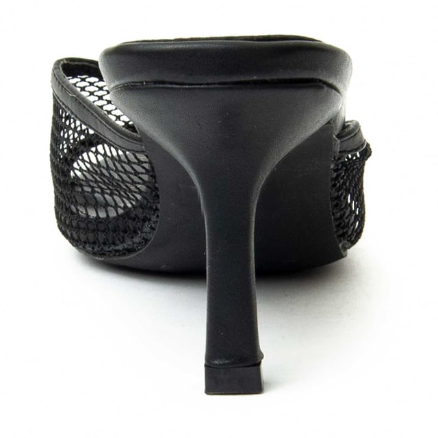 Women's high heel sandals. Comfortable fit. Padded insole. Non-slip sole. Reinforced stitching. Manufactured by other brands for our brand. Approximate size: 7 cm heel.