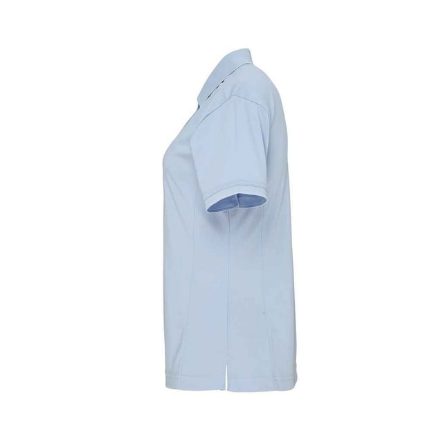 100% Polyester. Stof: Pique. Ontwerp: Eenvoudig. Halslijn: Gebreid, Geribd, Getapet, Omgeslagen Kraag. Manchet: Ribbel. Mouwtype: Korte mouwen. Hem: Tweelingnaaldsteek. Stoftechnologie: Coolchecker, Kleurvast, Vochtafvoerend, Sneldrogend. Placket met 3 knopen, Onderhoudsvriendelijk, Lange lengte, Paneel detail, Zelfkleurige knopen, Zijsplitten, Mouwen met dubbele naald. 155gsm. Duurzaamheid: REACH, Sedex, WRAP gecertificeerd.