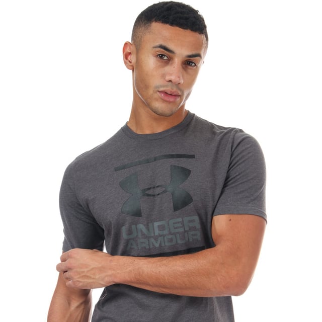 Mens Under Armour GL Foundation SS T-Shirt in Grey.<BR><BR>- HeatGear fabric wicks sweat and regulates body temperature.<BR>- Charged Cotton® has the comfort of cotton  but dries much faster.<BR>- 4-way stretch construction.<BR>- Crew neck.<BR>- Ribbed collar.<BR>- Short sleeves.<BR>- UA branding to chest.<BR>- Loose: Fuller cut for complete comfort.<BR>- Shoulder to hem approx. 27in<BR>- 60% Cotton  40% Polyester. Machine Washable.<BR>- Ref: 1326849019<BR><BR>Measurements are intended for guidance only.