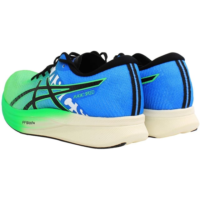 Zapatillas de running ASICS Magic Speed 2 Ekiden para hombres en verde, meticulosamente diseñadas para encarnar el espíritu de velocidad y rendimiento para carreras Ekiden y más allá. A continuación, un vistazo más detallado a sus características clave:

Inspiradas en las carreras Ekiden: Estas zapatillas están específicamente creadas con la tradición de las carreras Ekiden en mente, ofreciendo una combinación de construcción ligera, amortiguación receptiva y tracción superior para ayudarte a sobresalir en eventos de relevos y carreras rápidas.

Entresuela FlyteFoam: Diseñadas con la innovadora tecnología de entresuela FlyteFoam de ASICS, estas zapatillas proporcionan una amortiguación ligera y un excepcional retorno de energía, asegurando un paseo receptivo y propulsor que te impulsa hacia adelante con cada zancada.

Placa de propulsión: La incorporación de una placa de propulsión mejora el impulso hacia adelante, maximizando la transferencia de energía desde el impacto del talón hasta el despegue de los dedos, promoviendo una zancada de carrera más eficiente y poderosa, ideal para competiciones y sesiones de entrenamiento centradas en la velocidad.

Diseño inspirado en Ekiden: Con su vibrante color verde y líneas de diseño elegantes, estas zapatillas rinden homenaje a la tradición de las carreras Ekiden mientras exudan un sentido de estilo y velocidad que te distingue en la pista o en las calles.