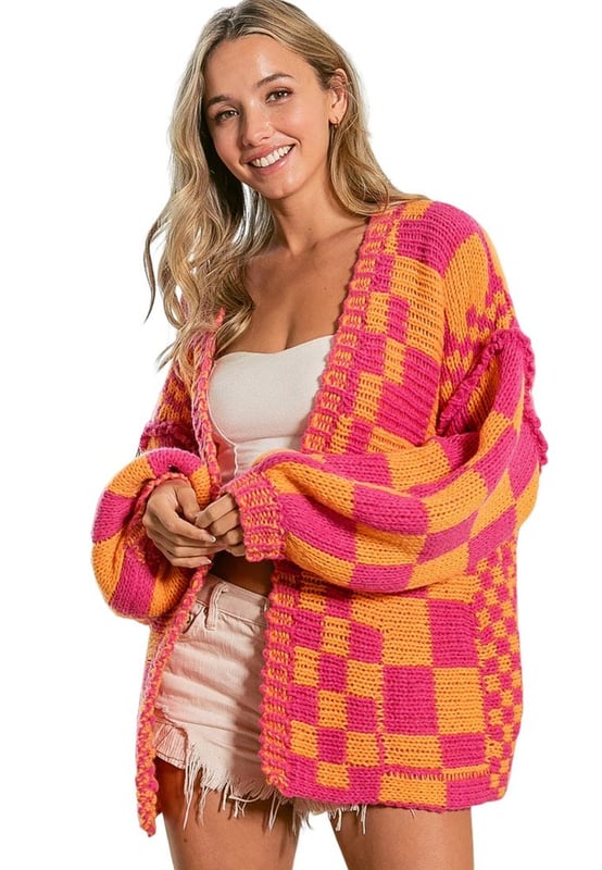 Cozy and chic multicolor cardigan
  Trendy open-front design
  Stylish mixed checkered pattern
  Perfect for upgrading your fall wardrobe
  Adds a modern and sophisticated touch to any outfit
  A must-have for the fashion-forward woman
Material: 100% Acrylic