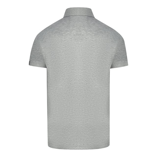Aquascutum Check Pocket Grå pikétröja. Aquascutum grå pikétröja. Tryckt varumärkeslogotyp på fickan, korta ärmar, brittisk flagga på vänster axel. Check med varumärkets signatur överst på fickan, stretchig passform 96% bomull 4% elastan. Vanlig passform, passar perfekt i storlek. Stilkod: QMP053 94
