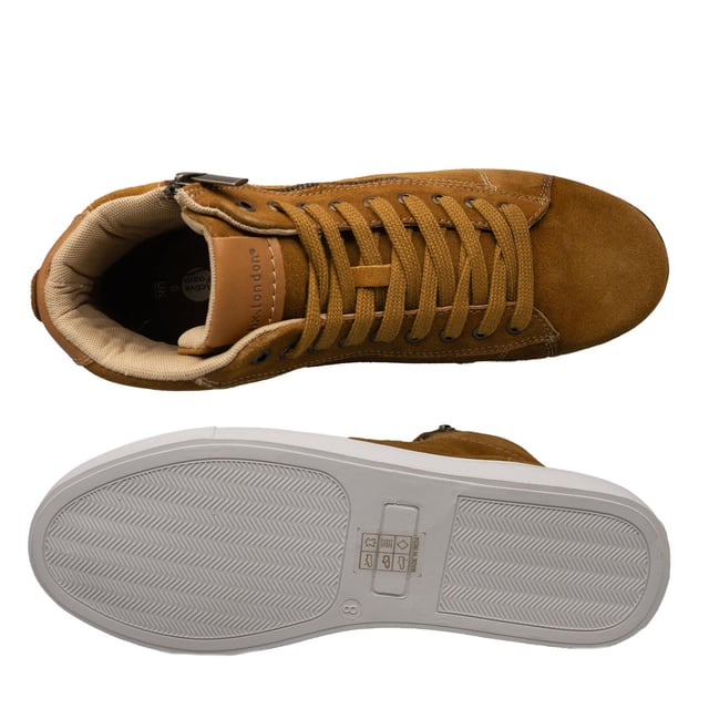Level up your everyday trainer collection with the Ilford High Top Trainers, featuring soft suede leather uppers and a classic lace up design. Complete with a zip fastening for a trend-led feel and easy to wear style.