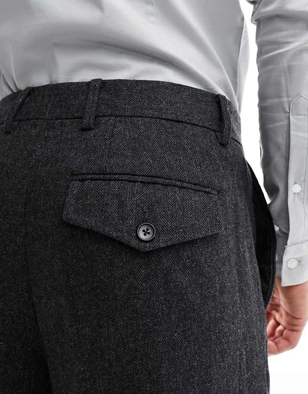 Trousers & Chinos by Selected Homme Do the smart thing Regular rise Belt loops Functional pockets Slim fitSold By: Asos
