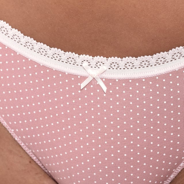 Pack of 2 Mini Coquettes Cotton Panties - Janira.

 Renew your lingerie collection with the Pack of 2 Mini Coquettes Panties from Janira, designed to offer a perfect combination of comfort and style.

 These panties are made from high-quality, soft cotton, ensuring a comfortable feeling all day long, whilst taking care of your skin with a breathable and natural fabric.

 Each panty features a thin, delicate lace trim at the waist, which adds a subtle touch of femininity and elegance. The lace detail highlights the flirtatious and sophisticated design, ideal for women looking for basic lingerie with a special touch.

 The pack includes two panties in different prints, perfect for adding variety to your lingerie wardrobe.

 These panties adapt to different styles and occasions, always maintaining a modern and elegant look.
 Composition: 95% Cotton, 5% Elastane
 Care:
- Hand wash or delicate cycle.
 - Use mild detergent.
 - Do not use bleach.
 - Air dry.
 - Do not iron.