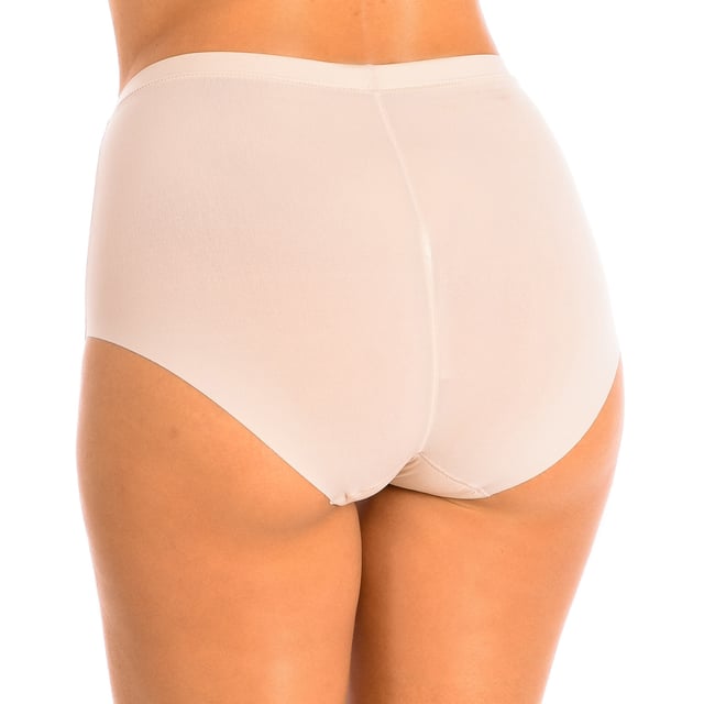 Super flexible invisible panties Janira.
 High waist.
 Matching elastic waistband.
 It has a very soft and ultra-fine touch, it is enveloping and silky, almost impalpable, to achieve the desired effect, it is imperceptible once put on.
 Superior adaptation with extraordinary elasticity.
 One size from S to XL
 Composition: 75% Polyamide, 25% Elastane
 Care:
-Wash at a maximum temperature of 30º.
 -Do not use bleach.
 -Do not use an iron.
 -Do not use dryer.
 -Do not dry clean.
