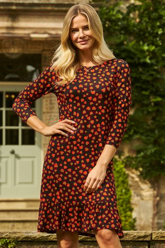 Red and hot sale black shift dress