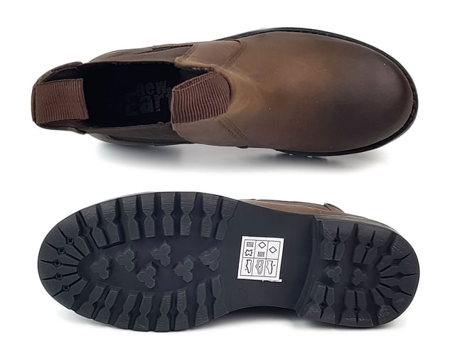 New Earth / Frank James Brown leather dealer boots. Elasticated sides for easy to pull on and off. These boots are highly fashionable, look great on but are still a comfortable fit. Perfect for any occasion. Available in Kids sizes JR 6 - UK 6.