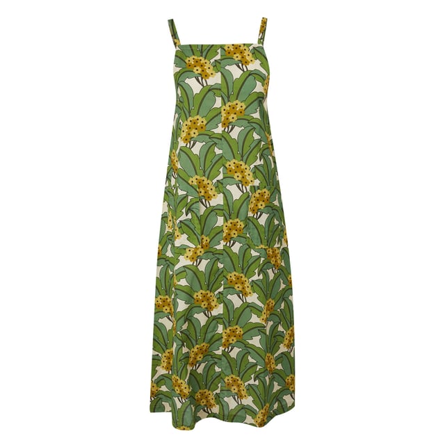 100% Cotton. Fabric: Coolweave, Poplin. Design: All-Over Print, Flowers, Tropical. Fabric Technology: Breathable, Ventilated. Elasticated, Front Seam Detail, Gathered Back. Neckline: Square Neck. Sleeve-Type: Sleeveless. Pockets: 2 Patch Pockets. Sustainability: Sustainable Materials. 8 UK: 32 in. 10 UK: 34 in. 12 UK: 36 in. 14 UK: 38 in. 20 UK: 45 in. 18 UK: 43 in. 16 UK: 40 in.