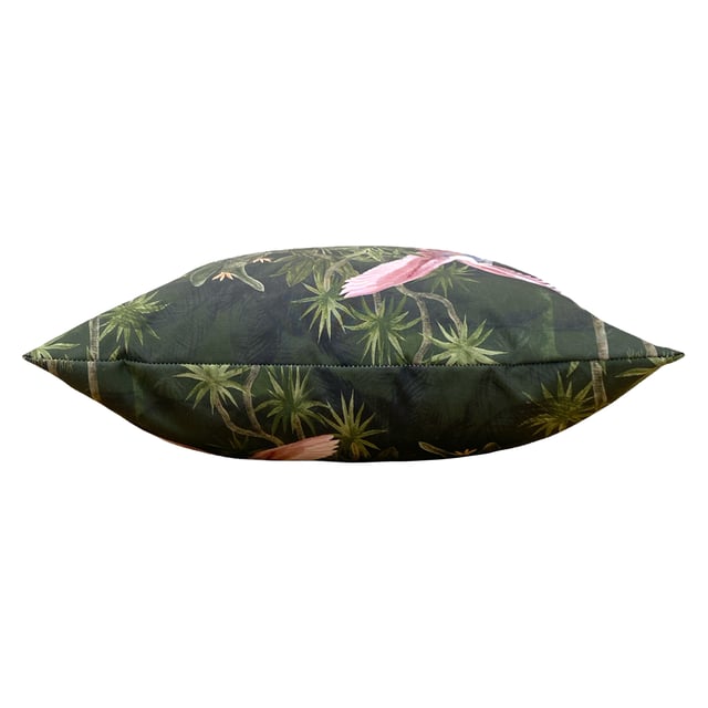 Make a statement with enchanting Platalea outdoor cushion. Featuring a scene of Spoonbills grazing in the jungle, available in two stunning colourways. Make the Platalea outdoor cushion the perfect finishing touch to your outdoor space.