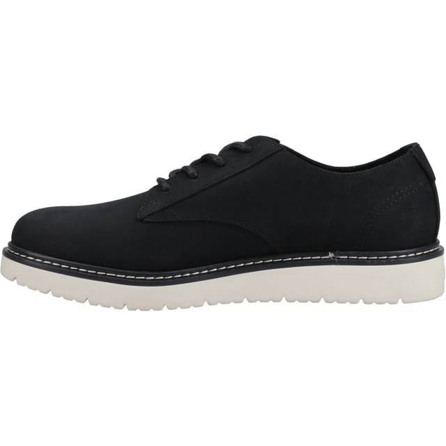 A refresh of the Navi Oxford with a new, extra-comfortable outsole that looks as good as it feels. Versatility is the name of the game with this Oxford, made with water-resistant leather uppers.