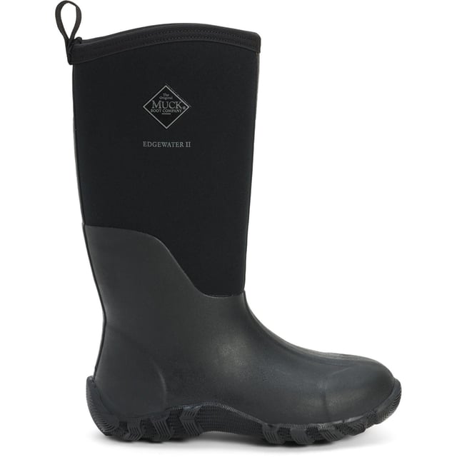 De schuine bovenrand biedt een comfortabelere pasvorm rond de kuit, terwijl het verlengde rubberen bovenwerk extra bescherming biedt.  Deze laars wordt nog jarenlang een klassieker.