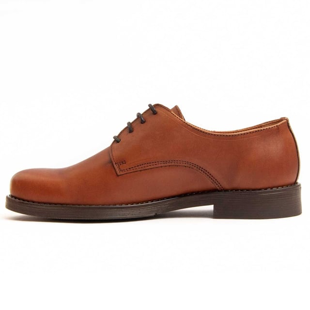 Hecho en España. Garantía Purapiel, 10 años de garantía. Zapato de cordones clásico para hombre. Fabricado en cuero 100% natural libre de Cromo VI. Materiales de máxima calidad. Suela de goma antideslizante. Plantilla acolchada. Fabricado por otras marca para nuestra marca.