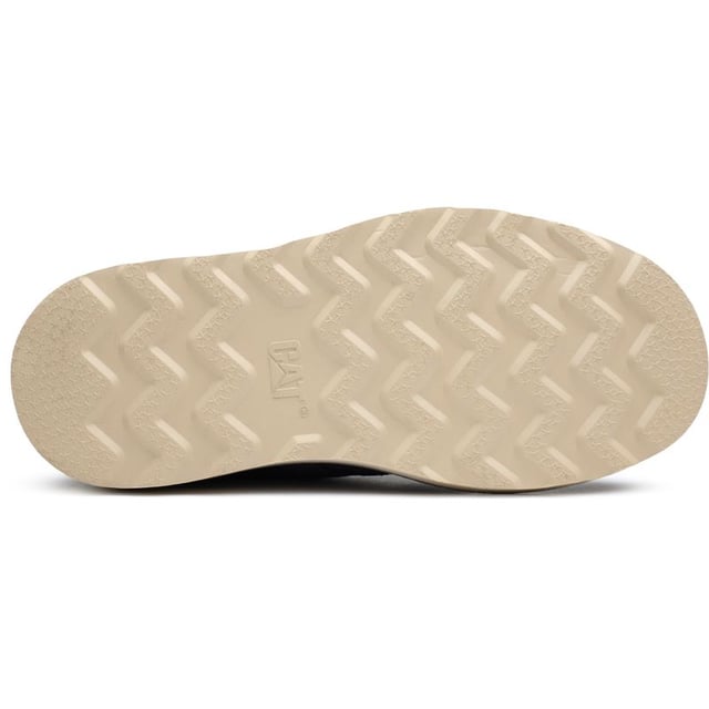 Experimente la elegancia resistente de la bota Caterpillar Narrate, que combina el encanto masculino con una comodidad duradera. Póngase la parte superior de gamuza marrón intenso, completamente forrada para sus aventuras durante todo el día. La suela de goma resistente se agarra a los caminos de la vida, mientras que la suela exterior de EVA liviana amortigua cada paso. La marca distintiva de CAT agrega ese sello de garantía de calidad.