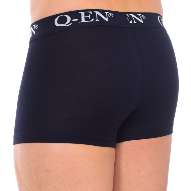 Boxers de hombre Q-EN.
Color Azul marino
Cinturilla de goma elástica, con el nombre de la firma bordado.
Tejido cómodo y transpirable.
Frontal anatómico, con capacidad de sujetar sin apretar.
Costuras vistas a tono.

Composición:  95% Bamboo, 5% Elastano

Lavar a temperatura máx. 30º.
- No usar lejía.
- No usar secadora.
- No planchar.
- No lavar en seco.