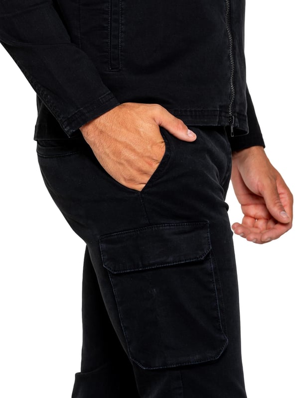 Enzo Mens Cargo Trousers. Regular Fit, Straight Leg, Enzyme Wash. 5 Pocket Design. 2 Side Pockets, 2 Cargo Pockets With Velcro Fastening. Single Back Welt Pocket. Elasticated Waistband With Adjustable Drawstring