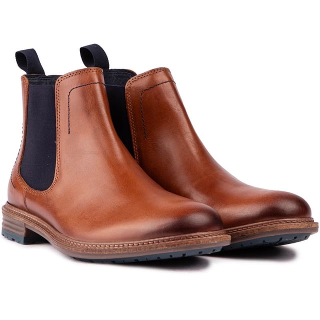 The Classic Justin Chelsea Boot From Hush Puppies Is A Dapper Versatile Staple For Your Sleek Everyday Wear Or An Evening Out In Town. The Men's Ankle Boot Boasts Soft And Cosy Microfibre Lining In Combination With Elastic Side Gussets And Smooth, Polished Leather Upper For Comfort And Style.