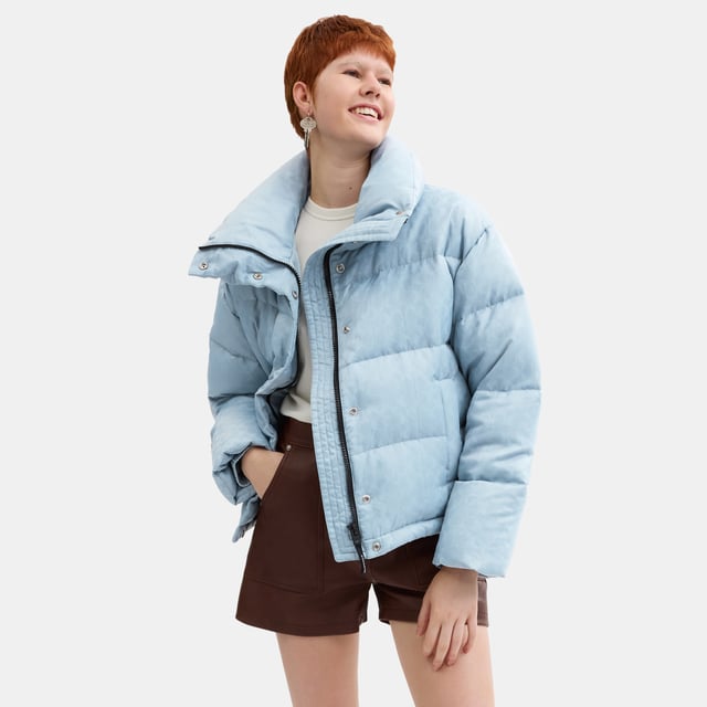 Signature Jacquard Short Puffer, Model is 5'10" (178cm), chest 31" (79cm), waist 24" (61cm), hips 35" (89cm) and wears a size S, Slip pockets,  Length: 60.00 cm