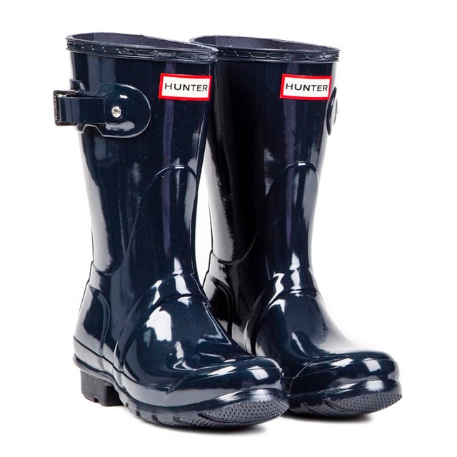 The Original Short Wellington Boot From Hunter Is A Blue Premium Designer Wellie Boot, Perfect For Wet And Muddy Walks Or Spending Time Pottering Around In The Garden. These Women's Mid-calf Boots Are Fully Waterproof, Hand Crafted And Feature A Heavy-duty Rubber Outsole. A Polyester Lining Keeps Your Feet Comfortable And Snug. They Are Complete With Hunter Branding.