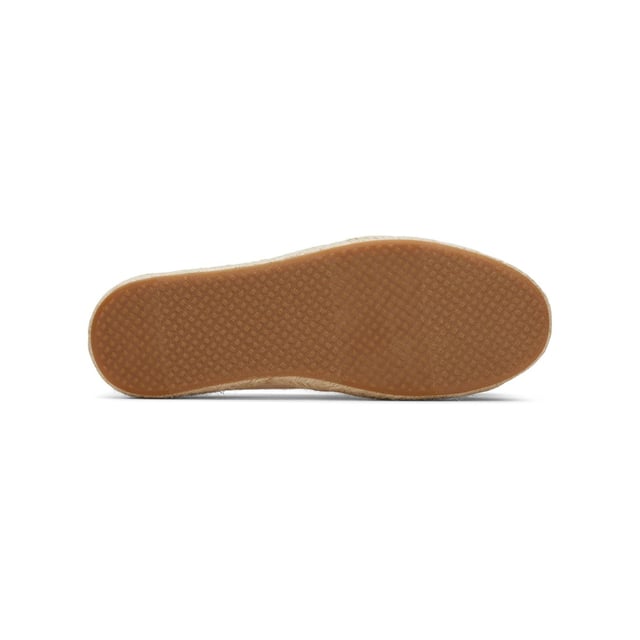 Unbeschwert und weltoffen. Unser Alpargata Rope bringt unbeschwerten Stil und ein umweltfreundliches Update zu unserem meistverkauften Slip-on.