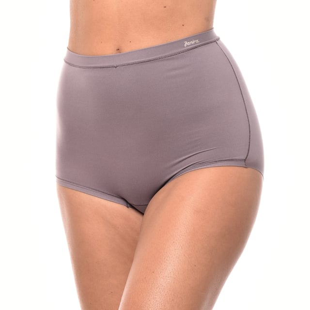 High Waist Panties Janira Flexie Adapt

 The Flexie Adapt High Waist Panties from Janira perfectly combine comfort and style.

 Made from an extraordinarily elastic polyamide, these panties adapt impeccably to any body type, offering a unique wearing experience.

 Thanks to their high-waist design, the Janira panties provide additional support that guarantees maximum comfort throughout the day.

 These high-waisted panties are designed with a double gusset in the front and cotton terry in the crotch, providing superior comfort all day long, ideal for extended wear.

 Available in one size that fits comfortably from S to XL, ensuring a flawless fit for different silhouettes and body shapes.
 Composition: 75% Polyamide, 25% Elastane
 Care:
- Hand wash or delicate cycle.
 - Use mild detergent.
 - Do not use bleach.
 - Air dry.
 - Do not iron.