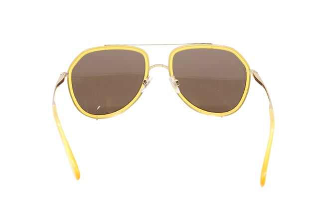 VINTAGE, RRP AS NEW
Double bridge metal pilot sunglasses with shiny metal finishes and colored rims. Lenses are held in place by metal claws making the model comfortable and durable.
Dolce & Gabbana Mirror Griffe Sunglasses in Yellow Metal
Color: yellow
Material: Metal
Condition: excellent
Sign of wear: No
SKU: 102787   
Size: One Size