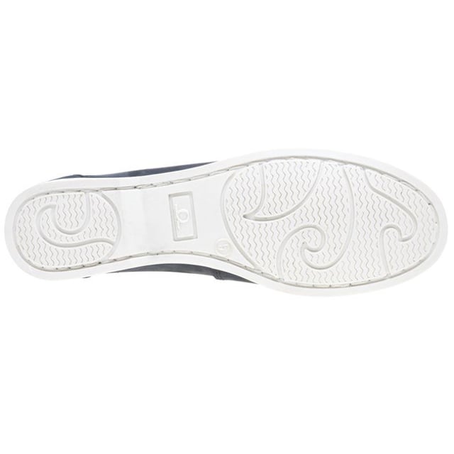 Nada dice más verano que un náutico y el zapato plano Rema de Chatham Marine encaja perfectamente. Diviértete con la moda con este calzado sin cordones azul acabado con cordones rosas y una plantilla de espuma acolchada para mayor comodidad.