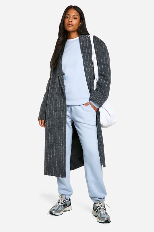 Comfortable, versatile, and the stylish lazy-day set you've been scrolling for. Better still, this tall tracksuit is designed especially for women 5'7" and over, providing a better fit than a regular tracksuit for the taller girls out there. This matching hoodie and jogger set is perfect for casual wear or those chilled out days when you want to relax and feel cosy, while still maintaining perfect style. Minimal effort, maximum payoff. Style: Tracksuit