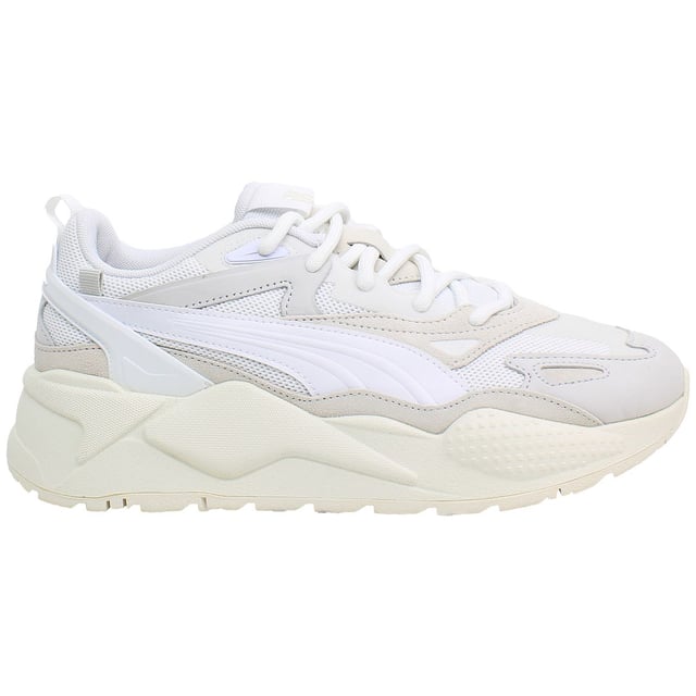 HISTORIA DEL PRODUCTO: El RS-X está de regreso. La silueta futurista y retro de esta zapatilla regresa con una estética progresiva y detalles angulares, complementada con superposiciones de nubuck y ante. La combinación se centra en un diseño disruptivo para mostrar tu estilo único. CARACTERÍSTICAS Y BENEFICIOS: Los productos de cuero de PUMA apoyan la fabricación responsable a través del Leather Working Group.; Sistema de Amortiguación: La tecnología de amortiguación cómoda de PUMA celebra la reinvención de un momento y movimiento únicos en la cultura. DETALLES: Parte superior de malla con superposiciones de nubuck y ante; Media suela de PU con tecnología RS; Suela de goma; Formstrip de PUMA en los lados laterales y mediales; Detalles de marca PUMA.