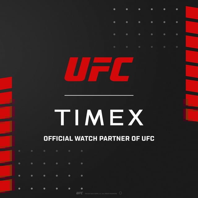 Dit Timex Ufc Striker Digitaal Horloge voor Heren is het perfecte tijdpiece om te dragen of cadeau te geven. De zwarte ronde kast van 49 mm in combinatie met de comfortabele blauwe kunststof horlogeband zorgt ervoor dat je van dit verbluffende horloge kunt genieten zonder compromissen. Aangedreven door een hoogwaardige quartzbeweging en waterbestendig tot 5 bar, blijft je horloge tikken. Dit digitale horloge is ideaal voor elke gelegenheid. Of het nu bij officiële evenementen is, op de tennisbaan of in de country club - met dit horloge maak je overal een goede indruk. Dit horloge heeft een stopwatch, dual time, alarm en een lichtfunctie. Hoogwaardige blauwe kunststof band van 21 cm lang en 26 mm breed met een gesp. Kastdiameter: 49 mm, kastdikte: 15 mm, kastkleur: zwart en wijzerplaatkleur: zwart.
