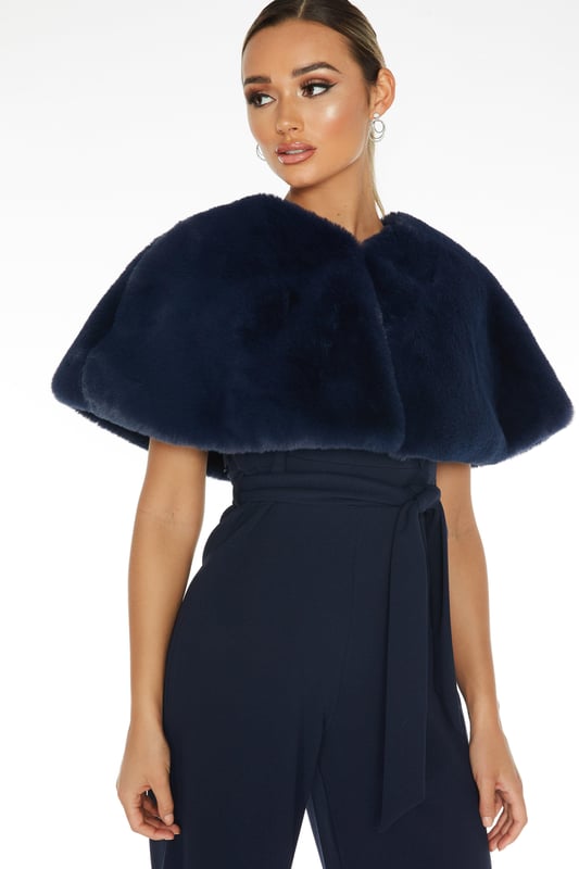 - Wrap  - Faux fur  - Hook & eye fastening
