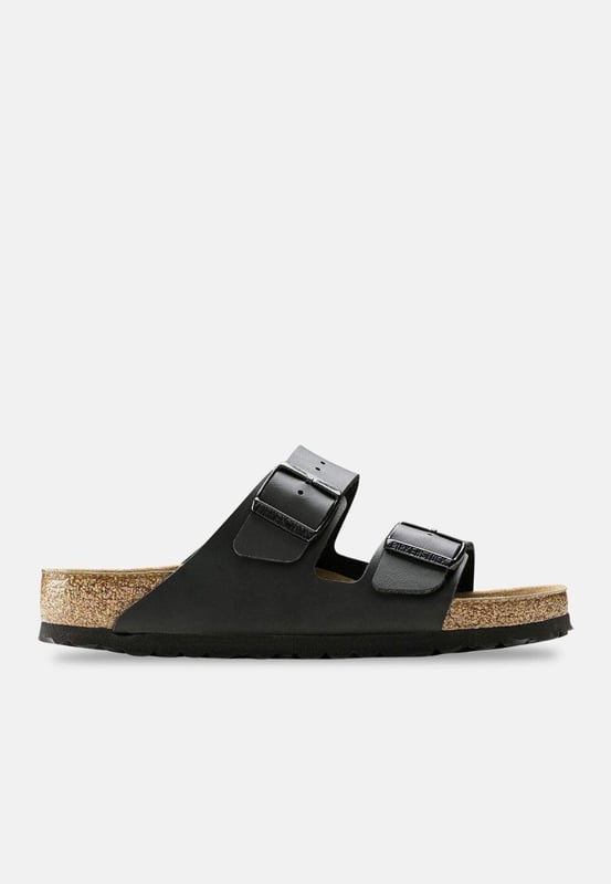 Birkenstock Arizona Sfb Enge Passform Schwarz 551253 "Das oft imitierte, nie kopierte, kategoriebestimmende Zwei-Riemen-Wunder von Birkenstock. Eine Komfort-Legende und ein modisches Grundnahrungsmittel. Mit verstellbaren Riemen und einem magischen Korkfußbett, das sich der Form Ihres Fußes anpasst, ist eine wirklich individuelle Passform so mühelos wie das klassische Design.
,Hergestellt in Deutschland
,Absatzform: flach
,Birko-Flor - strapazierfähiges, synthetisches Obermaterial mit lederähnlicher Oberfläche und weicher Unterseite
,Fußbett aus Kork passt sich der Form Ihres Fußes an und verfügt über eine ausgeprägte Fußgewölbestütze, eine tiefe Fersenkappe und einen geräumigen Zehenraum; mit Wildleder gefüttert
Leichte EVA-Sohle für Dämpfung und Stoßabsorption
,Vermeiden Sie extreme Hitze
"