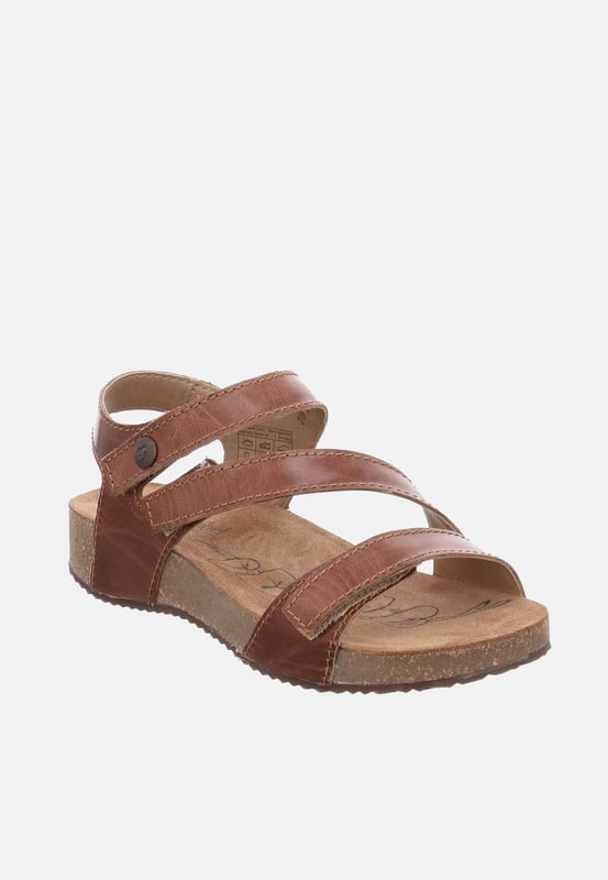 "This Josef Seibel Tonga 25 ladies leather sandals are a practical yet comfortable pair of ladies three strap sandals designed from supple leather with a three straps over the foot, this pair boast a stylish leather finish, are lightweight, flexible and highly durable sole for comfort and ease of movement.

,Upper: Leather
,Lining: Leather
,Footbed: Leather
,Sole: Cork/PU
,TR Tread
,Velcro Fastening and adjustable strap.
,Lightweight &amp; Flexible
"