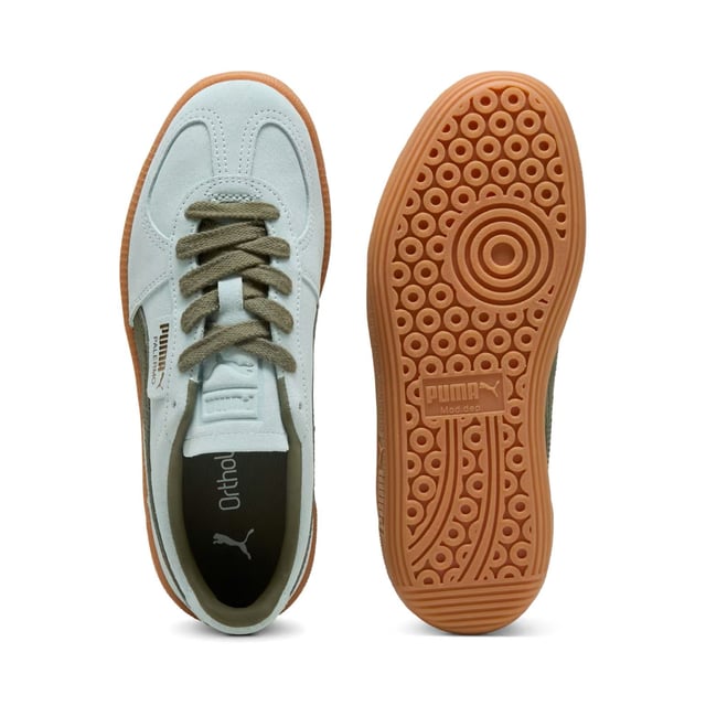 Sneaker gemaakt van een eersteklas leren bovenwerk, met een suède Formstrip, T-teen en hiel overlay voor een klassiek, stijlvol ontwerp. Afgewerkt met een duurzame rubberen zool voor betrouwbare grip en langdurig gebruik.
