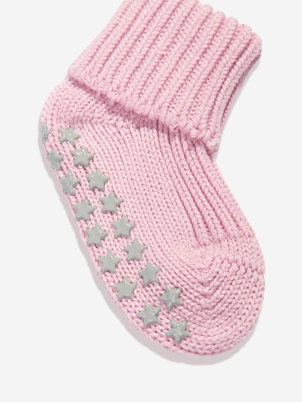 German apparel brand FALKE incorporate superior engineering into their flawless constructions. These baby girls cotton catspads are made in the finest eco-friendly material. They are adorned with supportive silicon nubs on the sole via the softest texture to support learning to crawl and walk. ‚ Optimal Durability‚ FALKE Perfect Fit‚ 96% Cotton, 2% Polyamide, 2%  Elastane