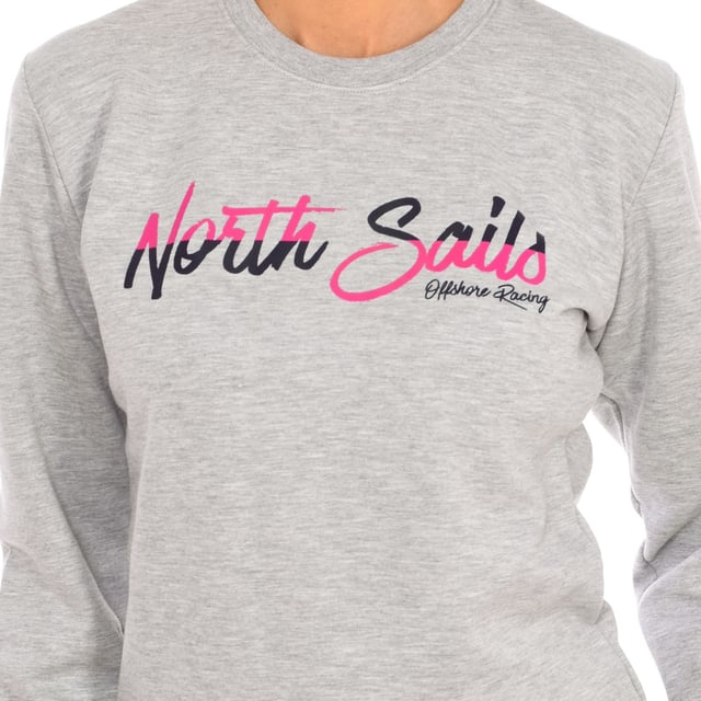 Sweatshirt North Sails.
 Ribbed crew neck.
 Brand print on the front.
 Brand logo on one sleeve.
 Ribbed cuffs and waistband.
 Seams seen in tone.
 Composition: 80% Cotton, 20% Polyester
 Care:
Wash at maximum temperature 30º.
 Iron at low temperature.
 Do not use bleach.
 Do not use dryer.
 Do not dry clean.