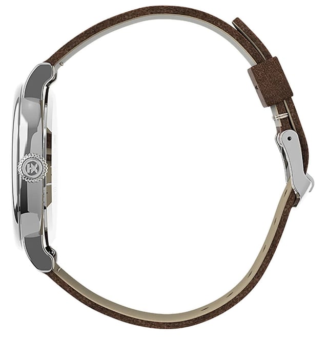 This Timex Standard X Peanuts Fall Analogue Watch for Unisex is the perfect timepiece to wear or to gift. It's Silver 40 mm Round case combined with the comfortable Brown Leather watch band will ensure you enjoy this stunning timepiece without any compromise. Operated by a high quality Quartz movement and water resistant to 5 bars, your watch will keep ticking. This fashionable and classic watch matches any outfit at any occasion,it adds style to your life -The Analogue watch has a function: Luminous Hands High quality 20 cm length and 19 mm width Brown Leather strap with a Buckle Case diameter: 40 mm,case thickness: 9 mm, case colour: Silver and dial colour: Beige