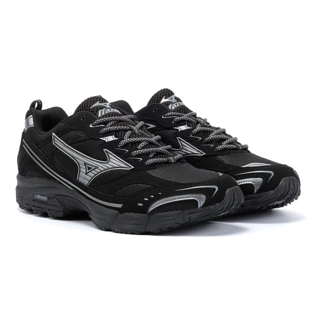 Verhoog je comfort en stijl met deze sneakers met een bovenwerk van ripstop en synthetisch nubuck. Ontworpen met een lichtgewicht dempende tussenzool voor verbeterde ondersteuning en de hele dag draagbaarheid.