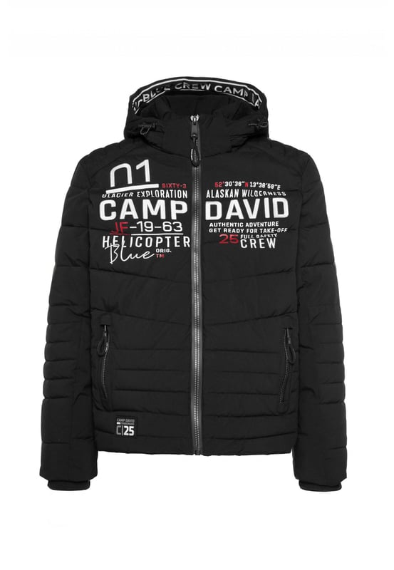 Voor een coole ski-look is deze winterjas voor heren van CAMP DAVID precies wat je zoekt. De jas heeft smalle stiksels op de mouwen, schouders, zijkanten en zoom, wat voor een sportief accent zorgt. Een opvallend artwork met logoborduurwerk siert de voorkant van de jas. De jas heeft een afneembare capuchon met een gezellige teddyvoering, een opvallende logotape en verder artwork. Ook heeft de jas neopreen details op de ritssluiting aan de voorkant en de ritszakken.